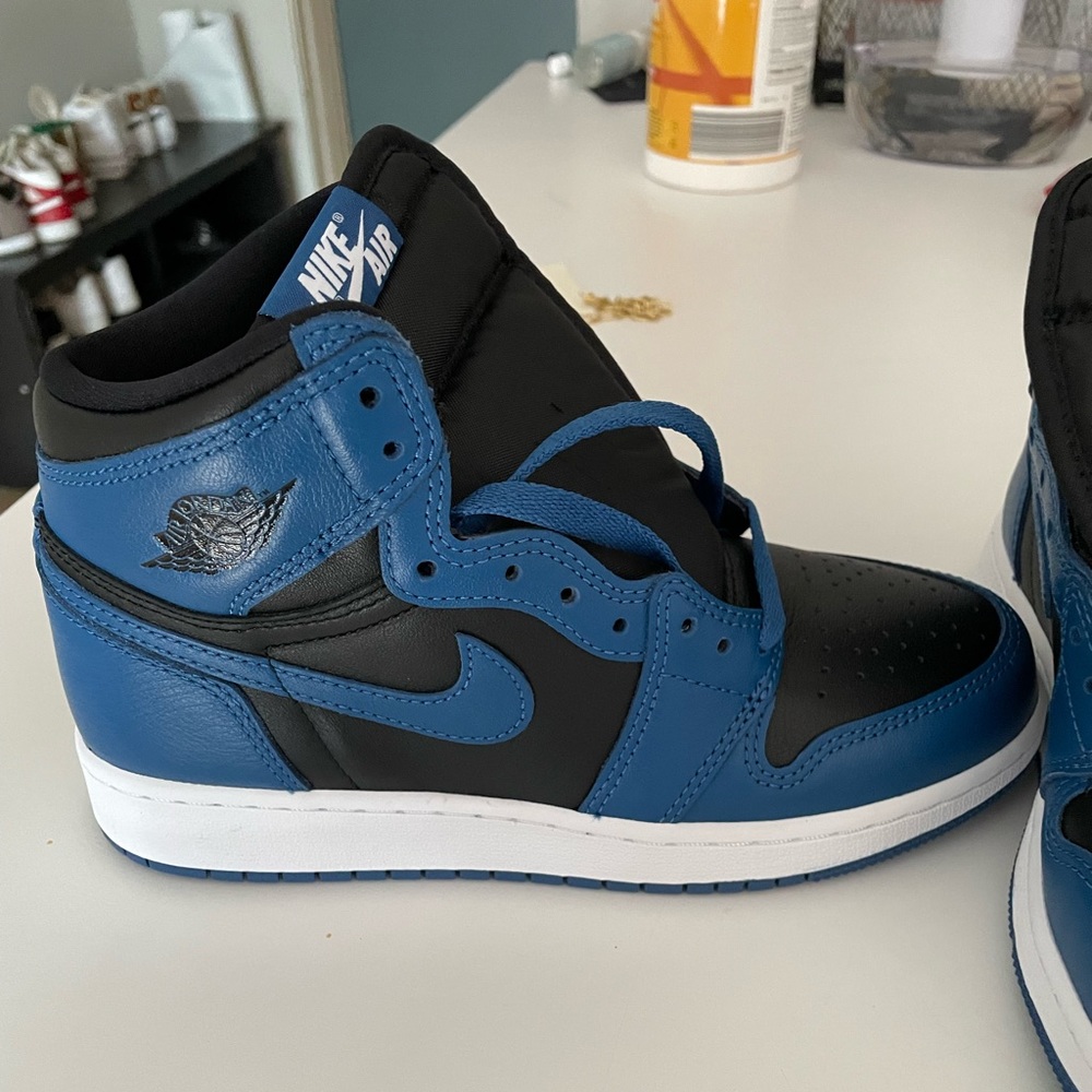 Air Jordan 1 marine blue